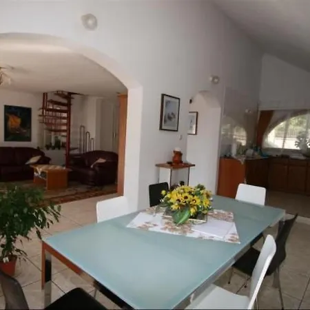 Zonnehuis Mit Privatem Schwimmbad By Interhome Дом отдыха