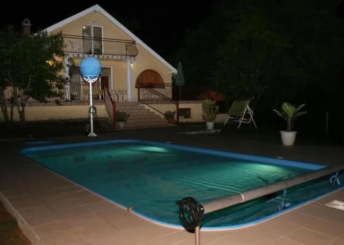 Zonnehuis Mit Privatem Schwimmbad By Interhome Holiday home Sukoro